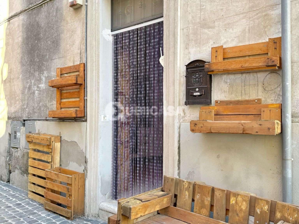 ce7a8435 f814 472b b09a 889d08a6ffdb