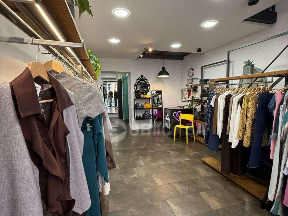 f40ea4b7 00ca 4844 bca7 eae8b809e830