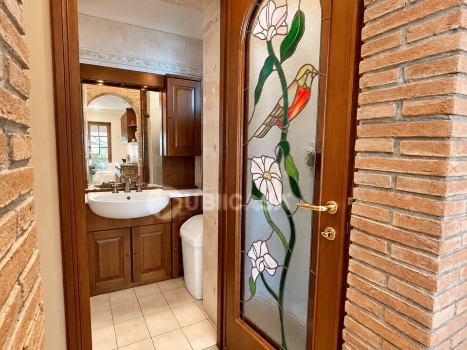cd581d13 70be 4625 8bed 8c2b820dd7b3