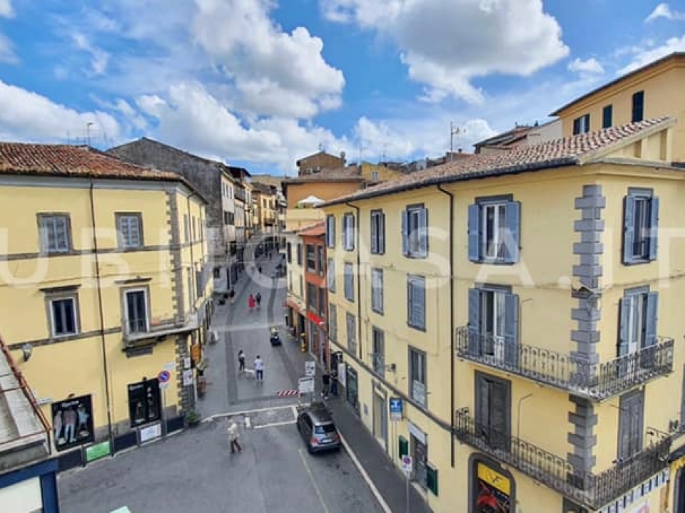 » Velletri – Appartamento Luminoso e panoramico UBIICASA